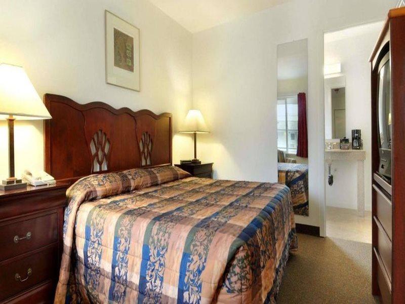 Knights Inn & Suites Seatac Airport 투퀼라 외부 사진